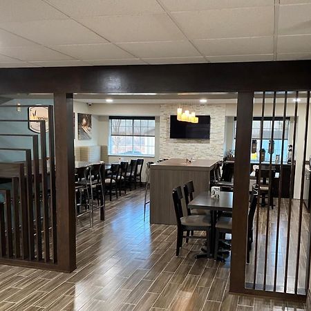 圣罗伯特-伦纳德伍德堡舒眠酒店 外观 照片